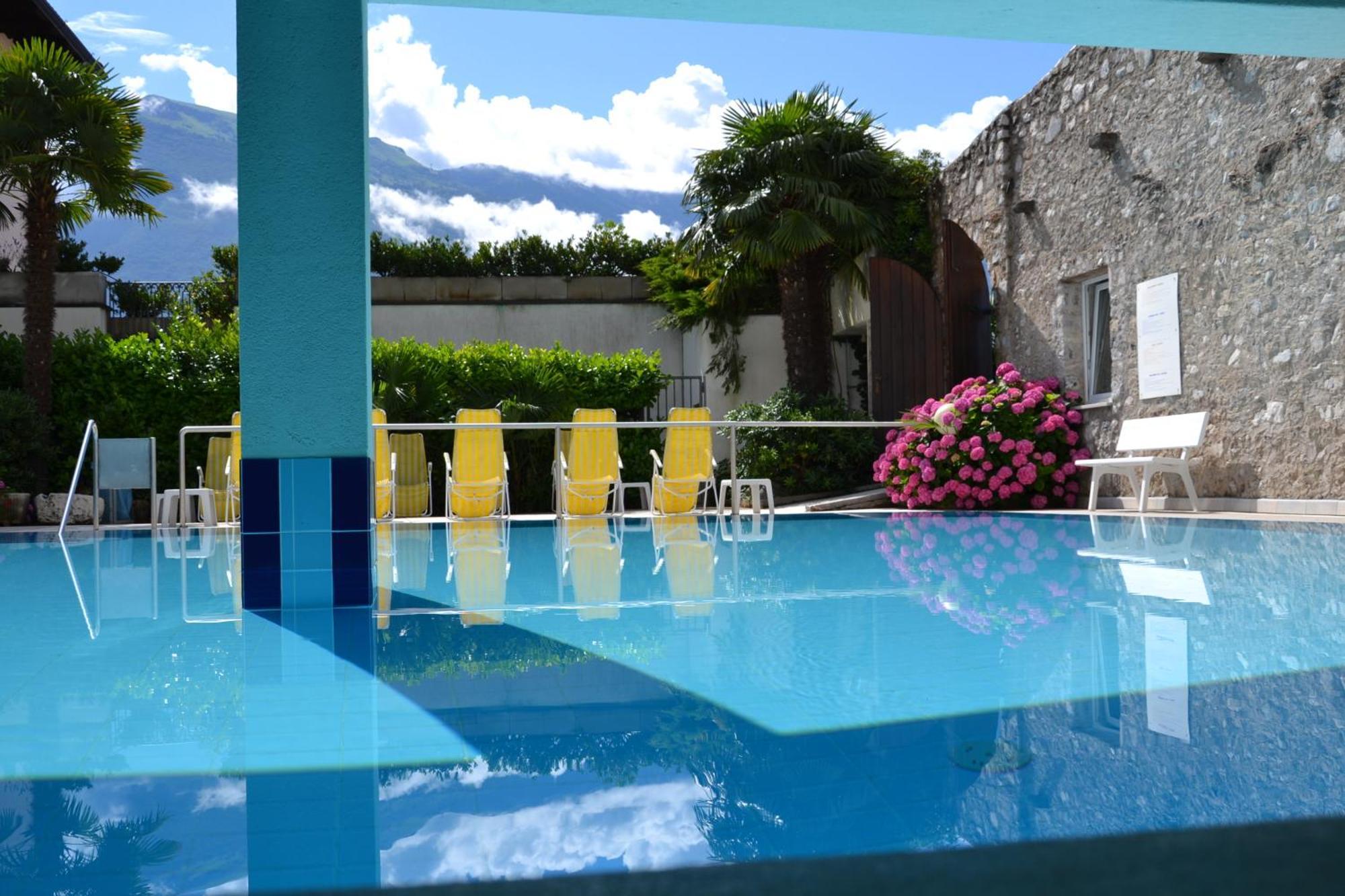 Residence San Luigi Limone sul Garda Exteriör bild