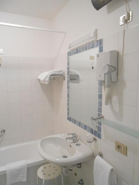 Residence San Luigi Limone sul Garda Exteriör bild