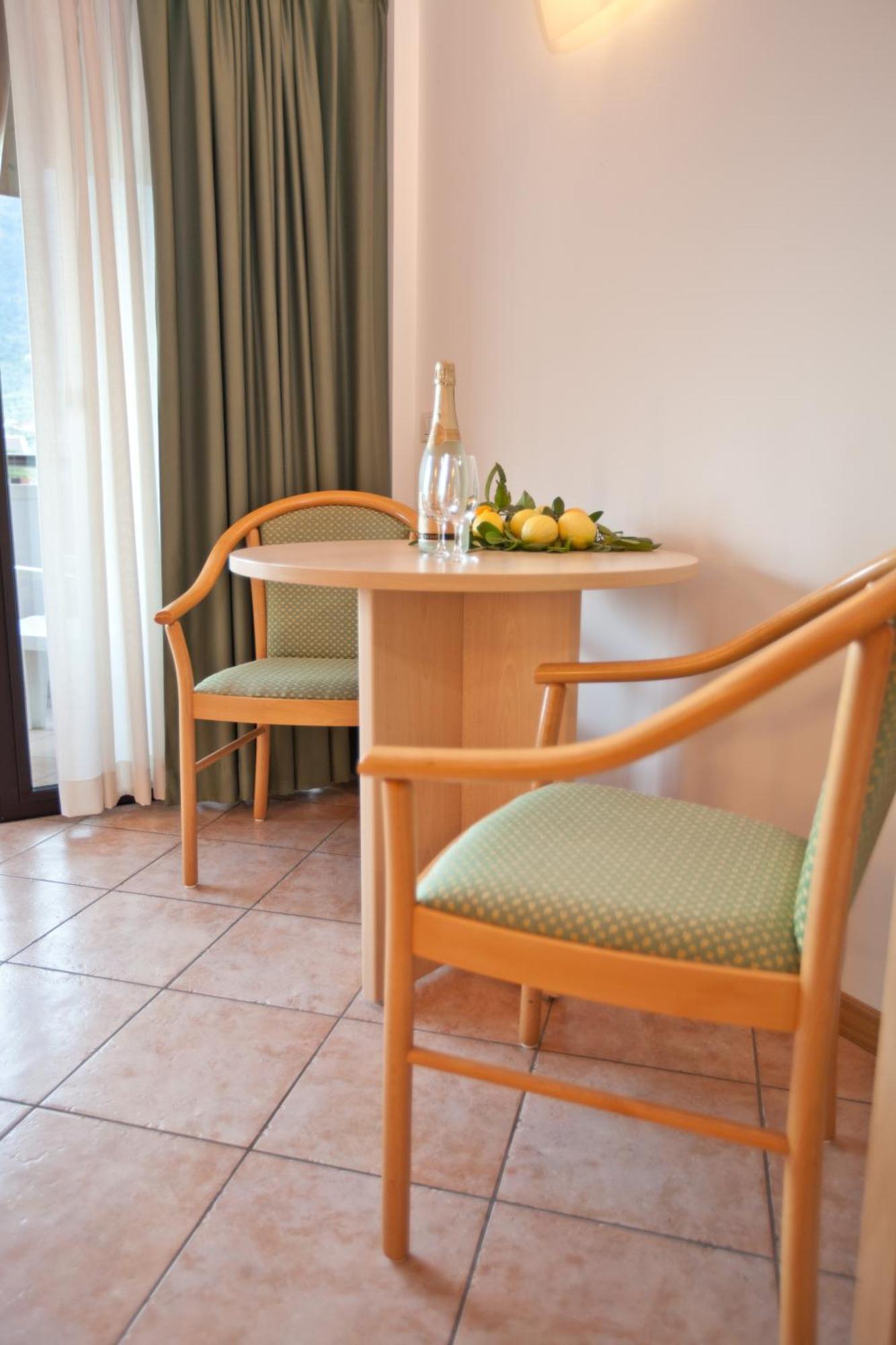 Residence San Luigi Limone sul Garda Exteriör bild